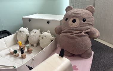 イケア・ジャパンが発売するくまのぬいぐるみなどの新コレクション(28日、東京都渋谷区)