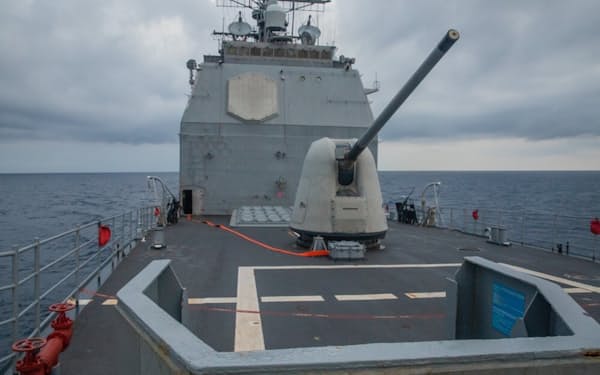台湾海峡を航行した米海軍のミサイル巡洋艦アンティータム＝米海軍提供