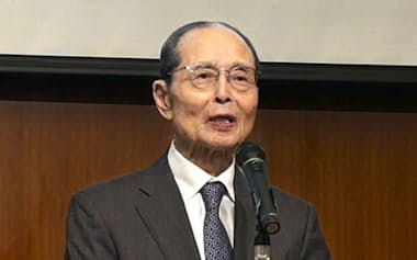監督・コーチ会議に出席したソフトバンクの王球団会長(28日、福岡市)=球団提供・共同