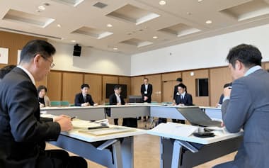 福島県郡山市の椎根市長に成果などを報告した(29日、同市)