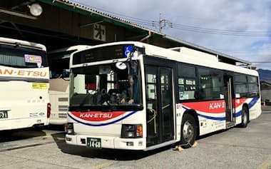 路線バスのDX化に向けた実証実験に使う関越交通の車両(29日、群馬県渋川市)=関越交通・TMN提供