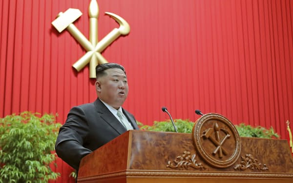 北朝鮮の金正恩総書記は軍事活動を活発化させている（17日）＝朝鮮中央通信・共同