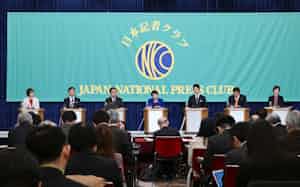 社会保障の充実を訴えるなら賃上げを語るべきだ(衆院選に向けた日本記者クラブ主催の党首討論会、1月26日、東京都千代田区) 社会保障の充実を訴えるなら賃上げを語るべきだ(衆院選に向けた日本記者クラブ主催の党首討論会、1月26日、東京都千代田区)