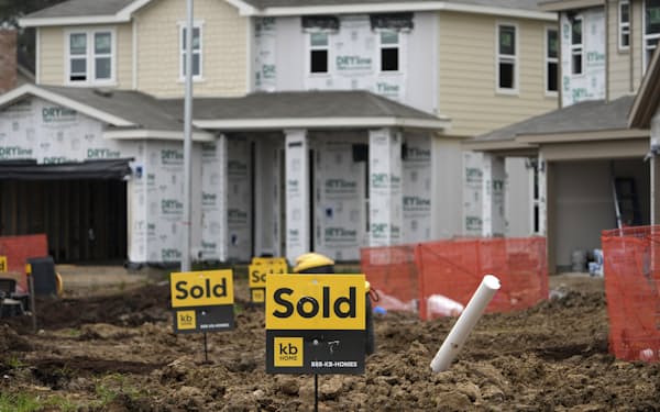 30年固定の住宅ローン金利は7%を超え、住宅購入のハードルが高くなっている（米テキサス州）＝ＡＰ