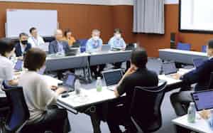 HIOKIは労働組合と対立関係をつくらない。月1回の労使の経営懇談会は経営課題を詳細に開示する。(写真=HIOKI提供) HIOKIは労働組合と対立関係をつくらない。月1回の労使の経営懇談会は経営課題を詳細に開示する。(写真=HIOKI提供)