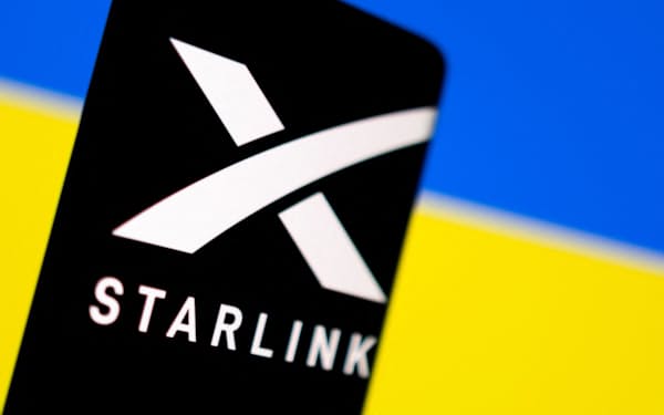 ウクライナ軍が使う米スペースXのネット接続サービス「スターリンク」＝ロイター