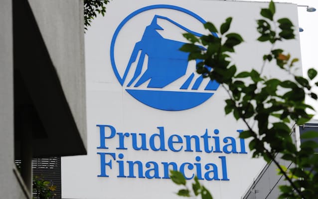 プルデンシャル生命、新規販売を90日間自粛 社員らの詐取受け - 日本経済新聞