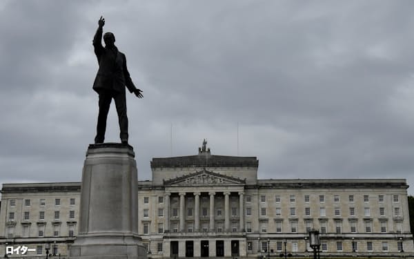 北アイルランド政界の膠着状態は当分は解消しないとの見方は強い(北アイルランド議会議事堂)=ロイター