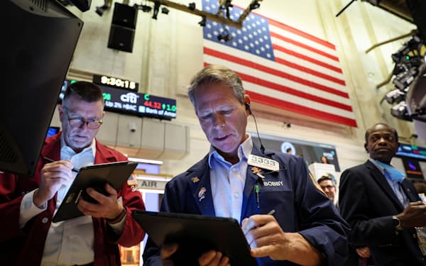 利上げペースの鈍化観測が株高につながった（10月、ニューヨーク証券取引所）＝ロイター