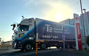 郵便物を運ぶT2の自動運転トラック(神奈川県) 郵便物を運ぶT2の自動運転トラック(神奈川県)