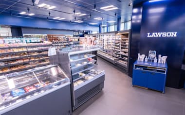 「ローソン S KDDI高輪本社店」の店内(写真:尾関祐治)