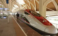 インドネシア高速鉄道は開業後の収入が想定を下回り、経営危機に陥っていた(2025年10月、ジャカルタ)