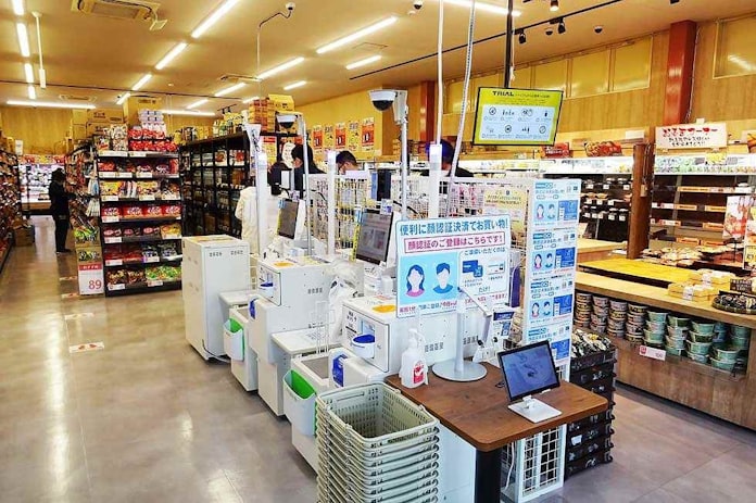 無人でも酒が売れる トライアルの最新スマートストア 日本経済新聞 無人でも酒が売れる トライアルの最新スマートストア 日本経済新聞