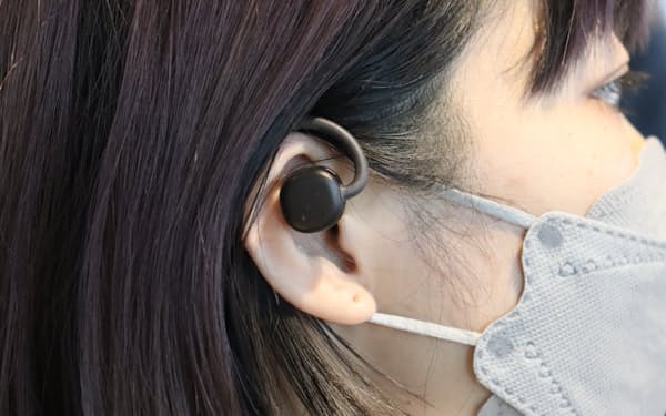 NTTソノリティは耳の穴をふさがず音漏れも防ぐイヤホンを発売する