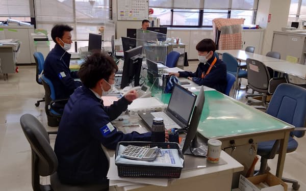 佐賀県嬉野市は2019年、職員用にミズノの作業着を導入