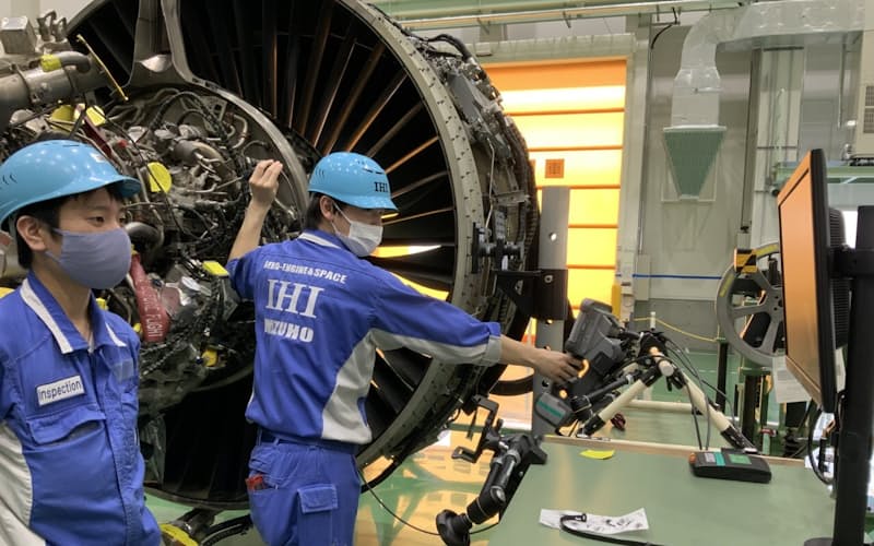 航空機関連の生産額をけん引する民間機向けエンジン(IHIの工場) 航空機関連の生産額をけん引する民間機向けエンジン(IHIの工場)