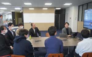 エムオーテックスの長崎ラボでは同社の社員と長崎県内のIT企業の社員が一緒に働いている(長崎市) エムオーテックスの長崎ラボでは同社の社員と長崎県内のIT企業の社員が一緒に働いている(長崎市)