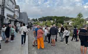 岡山県倉敷市の美観地区でも外国人観光客の姿が目立つ(25年10月) 岡山県倉敷市の美観地区でも外国人観光客の姿が目立つ(25年10月)