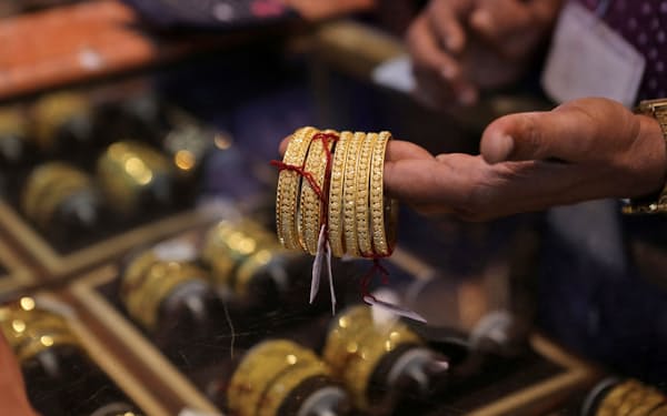 金の宝飾需要はインドや中東などで堅調（インド・ムンバイ）＝ロイター