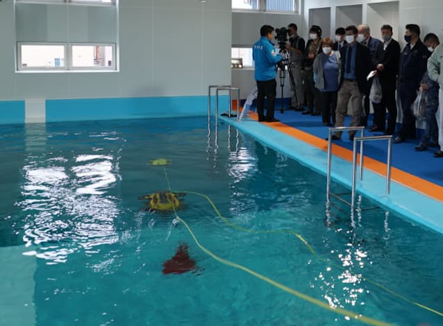 函館の大歩 水中ドローン操縦士養成講座 屋内にプール 日本経済新聞 函館の大歩 水中ドローン操縦士養成講座 屋内にプール 日本経済新聞