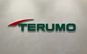 テルモは26年3月期の純利益で過去最高益を見込む テルモは26年3月期の純利益で過去最高益を見込む