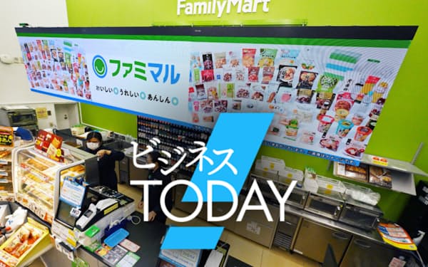 レジ上にデジタルサイネージを設置したファミマの店舗