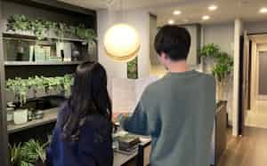 若年カップルの購買力向上がマンション相場を支えている(リビオシティ文京小石川のモデルルーム) 若年カップルの購買力向上がマンション相場を支えている(リビオシティ文京小石川のモデルルーム)