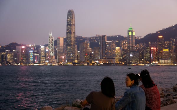 世界経済の減速や金利上昇など香港経済には逆風が吹く（写真は10月）＝ロイター