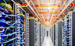 AIのデータセンター。AIがもたらすディスラプションが幅広い産業の脅威となるのではないかと、ウォール街が極めて神経質になっている=ロイター AIのデータセンター。AIがもたらすディスラプションが幅広い産業の脅威となるのではないかと、ウォール街が極めて神経質になっている=ロイター