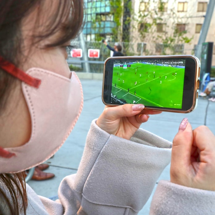 サッカーワールドカップ ネット視聴時代に Tv全試合放送せず 日本経済新聞 サッカーワールドカップ ネット視聴時代に Tv全試合放送せず 日本経済新聞