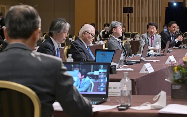 日経・FT感染症会議で、感染症司令塔について議論する専門家ら（15日、東京都目黒区）