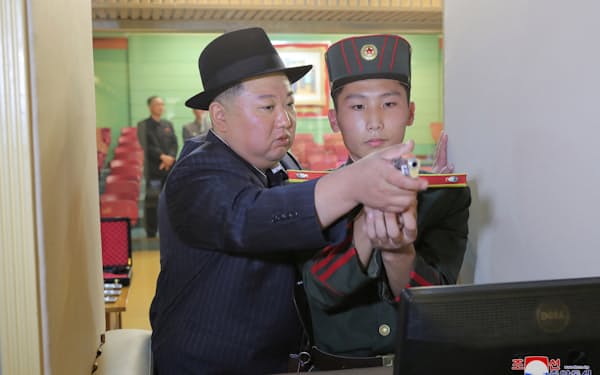 金正恩氏は2011年に権力を握ってから核兵器開発だけでなく、サイバー能力向上にも力を入れてきた＝朝鮮中央通信・ロイター