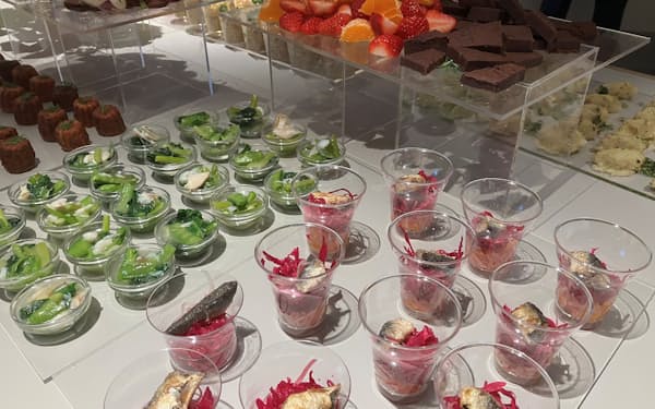 干物を洋食に生かしたメニューの数々。手前はイワシの干物のエスカベッシュ