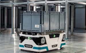 仏エグゾテック日本法人のシステムを導入、ピッキングはロボットが担う(別企業の拠点での様子) 仏エグゾテック日本法人のシステムを導入、ピッキングはロボットが担う(別企業の拠点での様子)