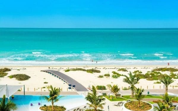 気品漂うアートの世界、アブダビへ