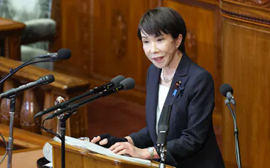 衆院本会議で施政方針演説をする高市首相(20日)