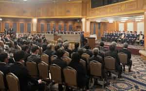 スズキ財団は優れた功績をあげた研究者を顕彰した(20日、浜松市) スズキ財団は優れた功績をあげた研究者を顕彰した(20日、浜松市)