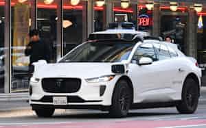 ウェイモの自動運転タクシー(1月、米カリフォルニア州) ウェイモの自動運転タクシー(1月、米カリフォルニア州)