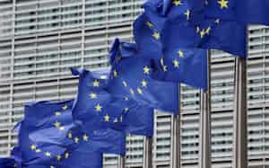 FILE PHOTO: European Union flags flutter outside the EU Commission headquarters in Brussels, Belgium July 16, 2025. REUTERS/Yves Herman/File Photo FILE PHOTO: European Union flags flutter outside the EU Commission headquarters in Brussels, Belgium July 16, 2025. REUTERS/Yves Herman/File Photo