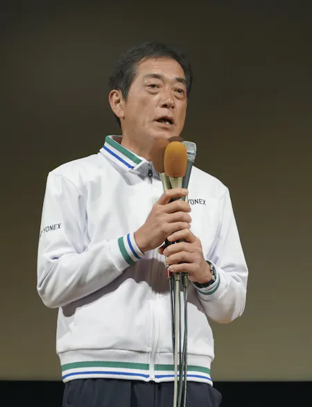 愛媛県知事選挙 現職の中村氏が4選 共産新人破る 日本経済新聞 愛媛県知事選挙 現職の中村氏が4選 共産新人破る 日本経済新聞