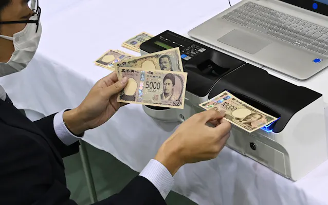 日銀 新札読み取りテスト公開 レジや自販機などで 日本経済新聞 日銀 新札読み取りテスト公開 レジや自販機などで 日本経済新聞
