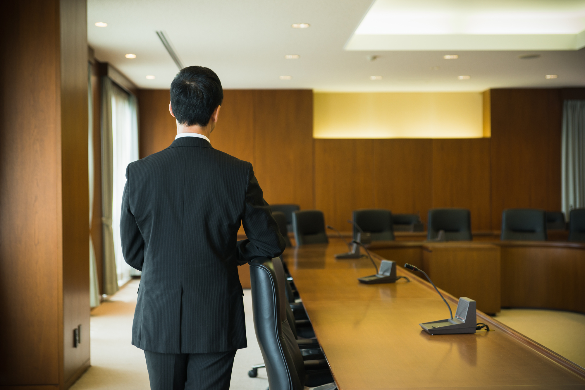 転職で給与を上げたいという人には、「現職の役職を少しでも上げておくこと」もお勧めしています(写真はイメージ)=PIXTA