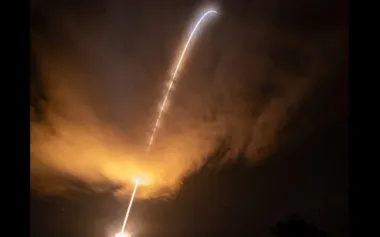 2018年8月に打ち上げられたNASAの探査機「パーカー・ソーラー・プローブ」は、金星と太陽の引力の助けを借りて航行することにより、史上最速の人工物となった。それでもまだ、その最高速度は光速の1%にも満たない。ワープ航法により、われわれはより速く移動できるようになるのだろうか。物理学者たちは現在、その実現に取り組んでいる。(Bill Ingalls, NASA)