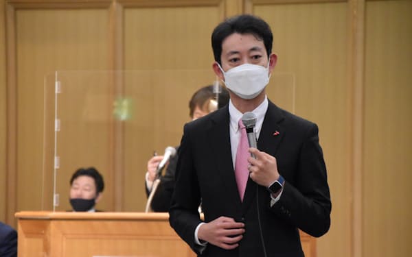 「協議会が脱炭素推進の役割を果たせるよう協力していきたい」と話す熊谷知事(24日、千葉市)