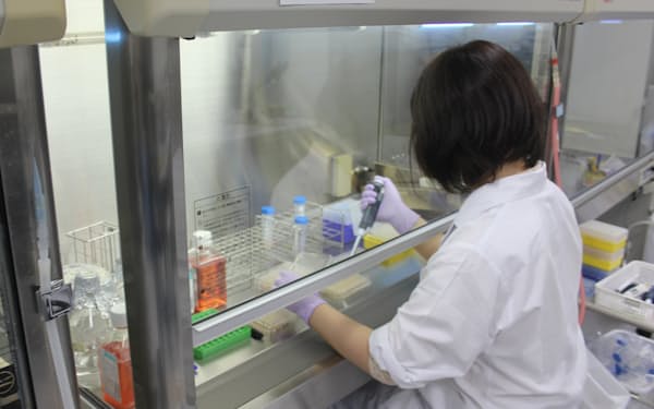 イーベックは人の血液から効果の高い抗体を作製できる（24日、札幌市）