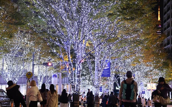 東京・六本木ヒルズで点灯するイルミネーションは調光などで消費電力を抑える（11月）