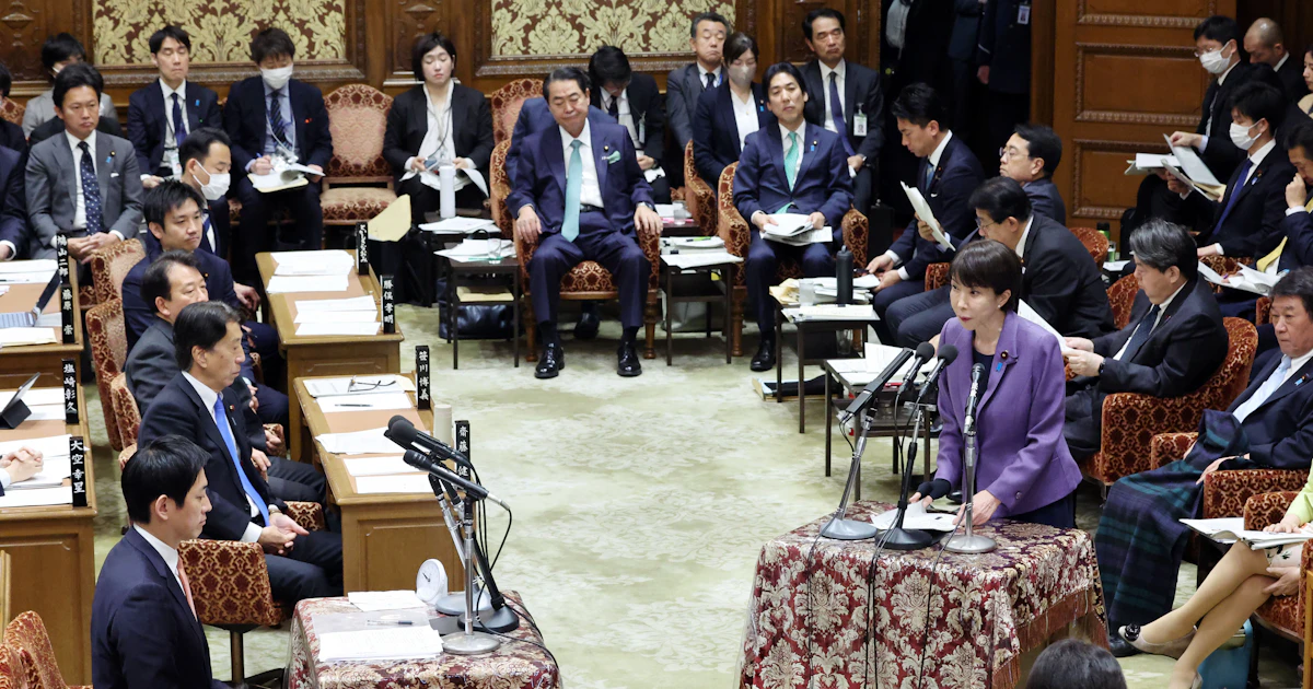 高市首相、消費減税法案の秋提出に意欲 「意見まとまれば臨時国会に」 - 日本経済新聞