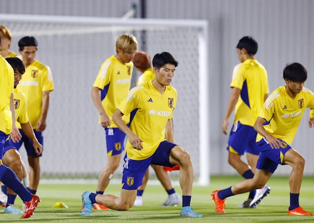 冨安健洋が練習復帰 試される 復元力 サッカー日本代表 日本経済新聞 冨安健洋が練習復帰 試される 復元力 サッカー日本代表 日本経済新聞