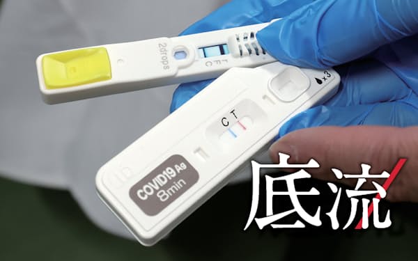 新型コロナウイルスの抗原検査キット（写真）は市販化されたが、インフルエンザ単独向けは未定だ