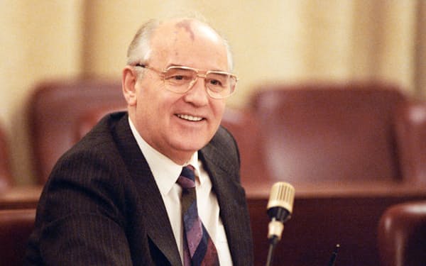会合に参加するゴルバチョフ・ソ連大統領（1990年12月、モスクワ）＝タス共同